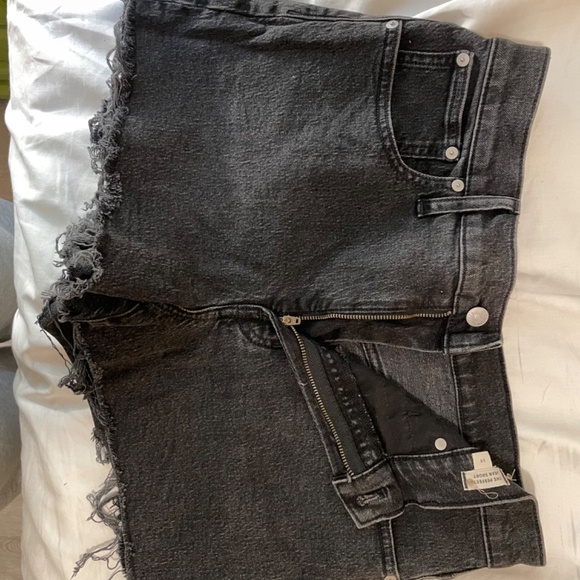 Madewell raw hem shorts - Picture 3 of 3